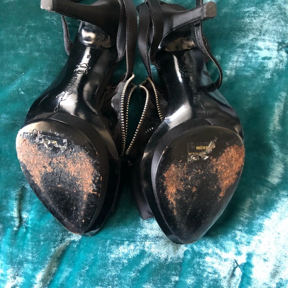 Report Signature Ruffle Stilettos - Picture 5 of 7